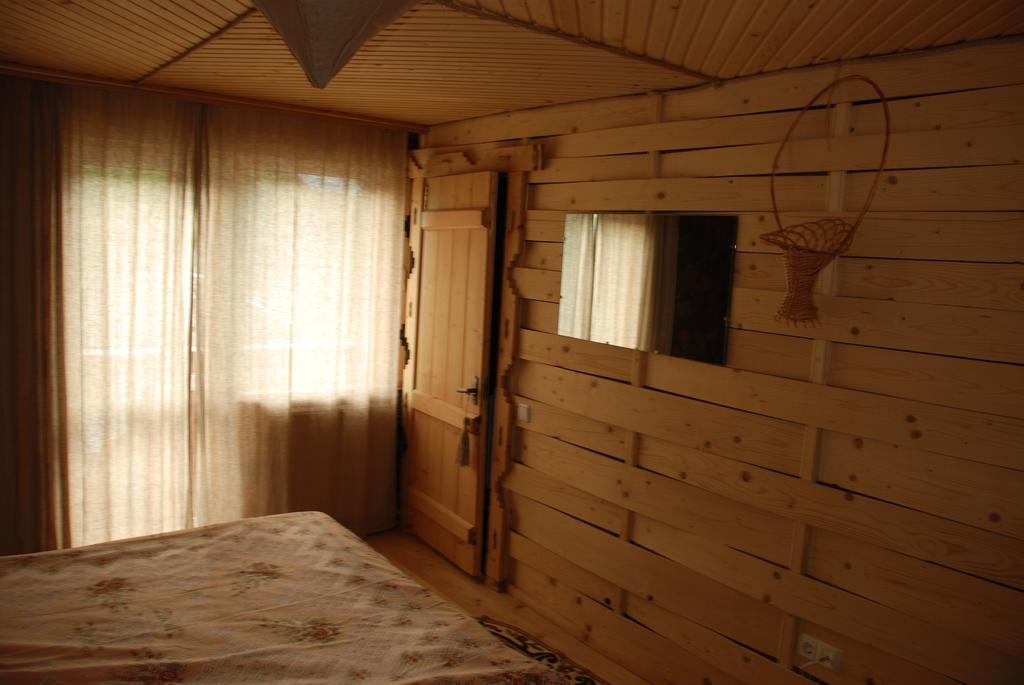 Sadyba Lileya Verkhovyna Bilik gambar