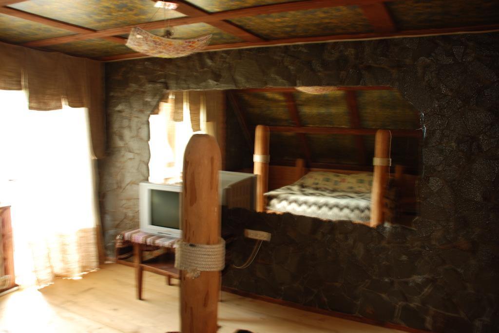 Sadyba Lileya Verkhovyna Bilik gambar