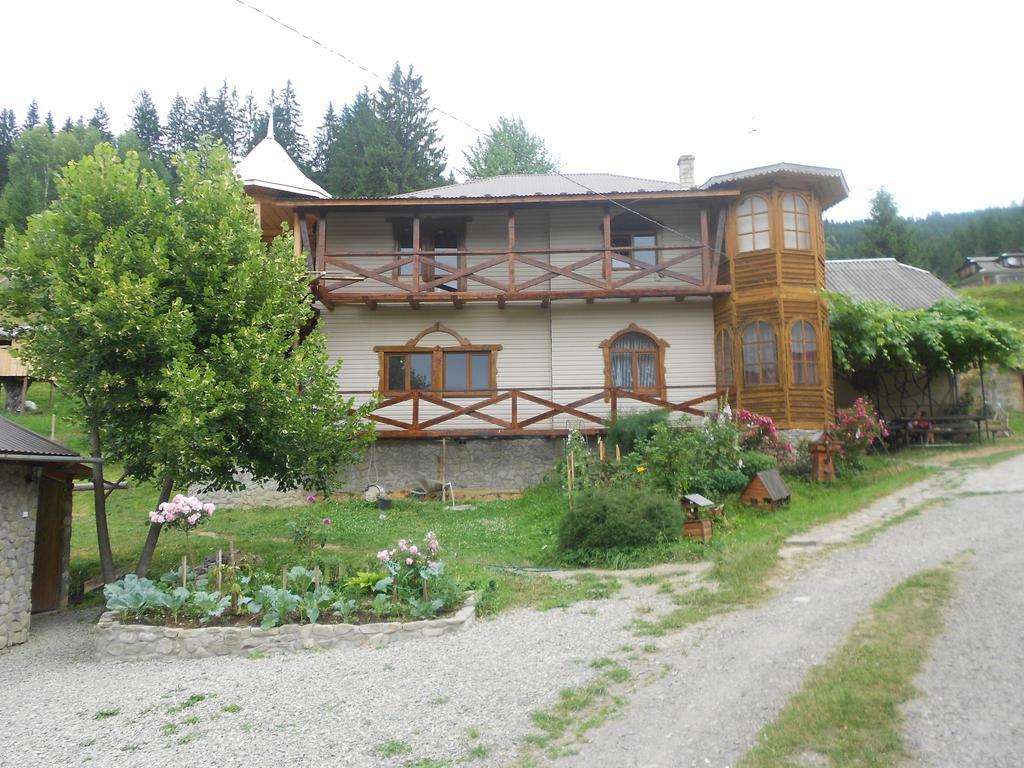 Sadyba Lileya Verkhovyna Luaran gambar