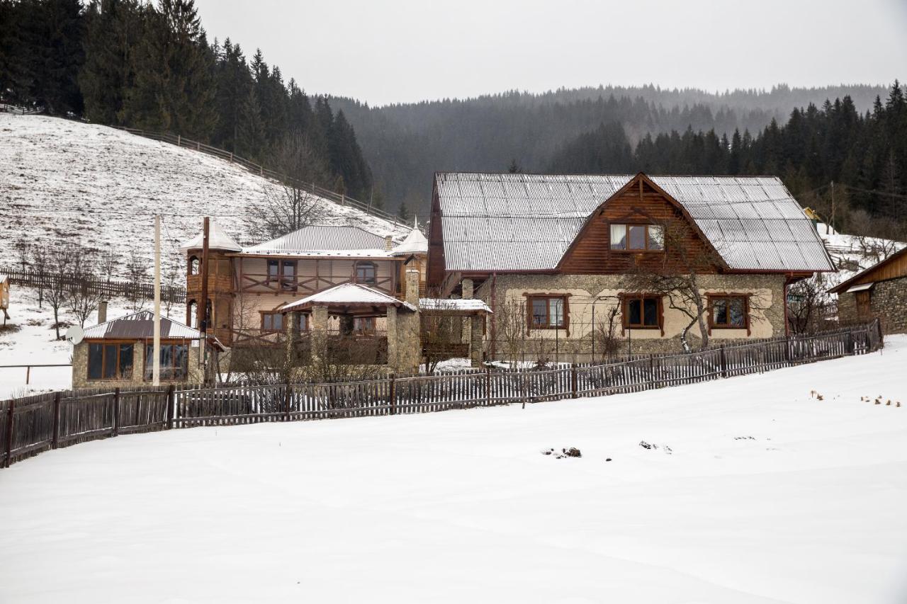 Sadyba Lileya Verkhovyna Luaran gambar